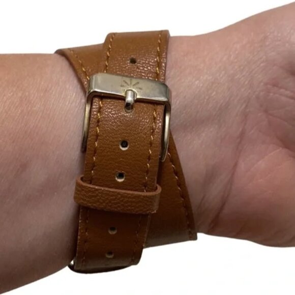 Isaac Mizrahi Live! Womens Round Case Double Strap Wrap-Around Style Watch - Picture 3 of 8